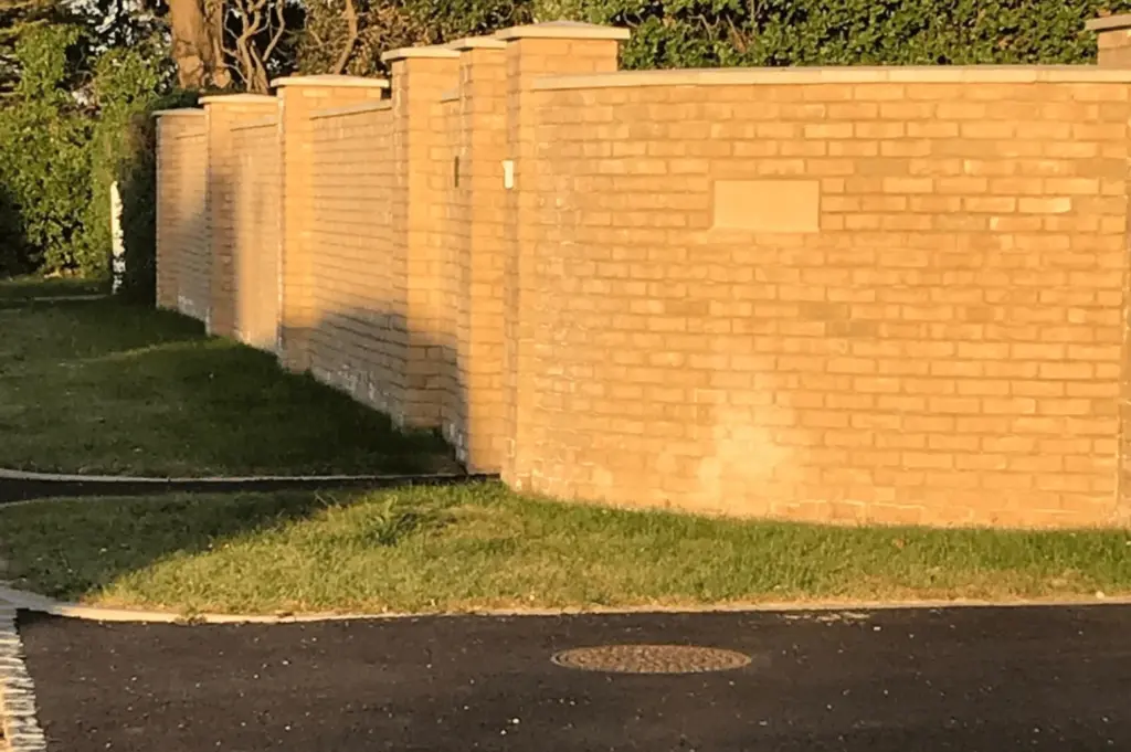 bloom-and-stone-essex-brick-garden-wall-landscape